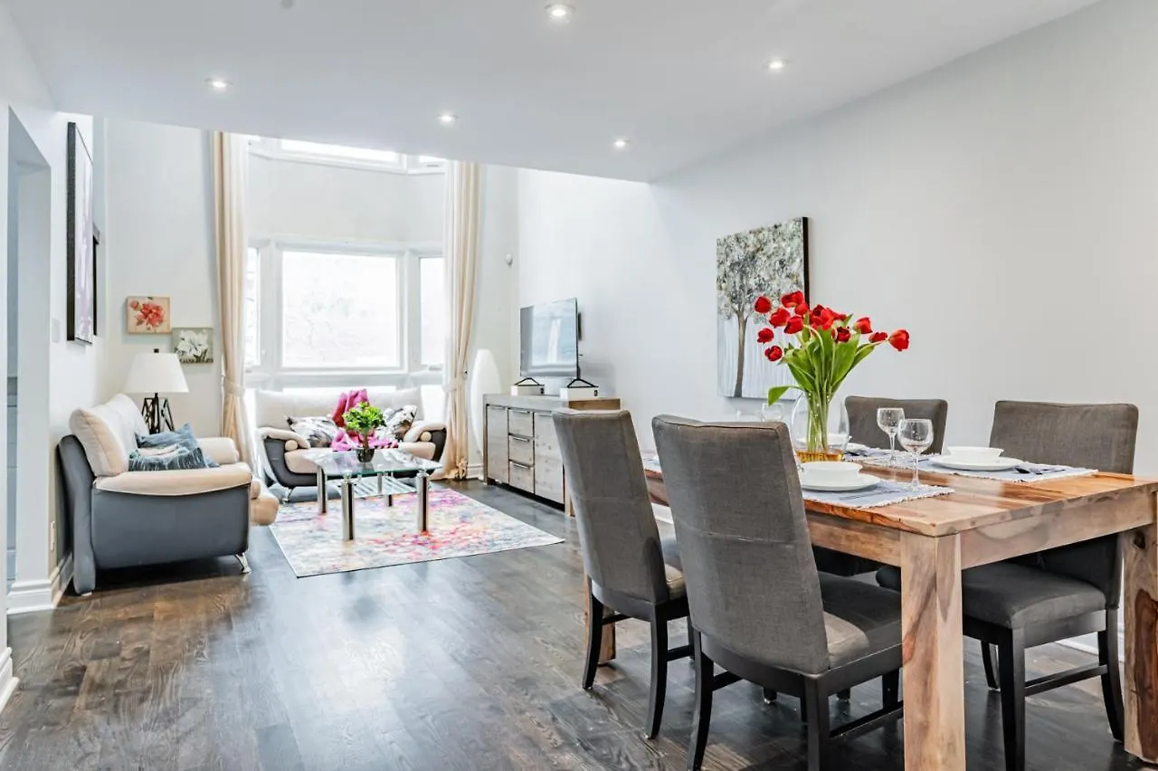 Apartment Beautiful Property In Downtown Core Close To Subway Station! Toronto