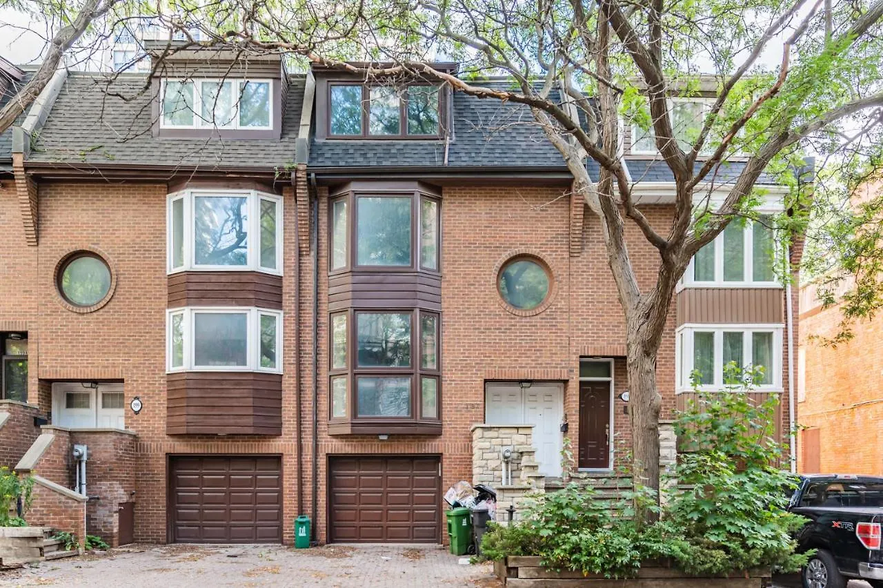 Beautiful Property In Downtown Core Close To Subway Station! contacts