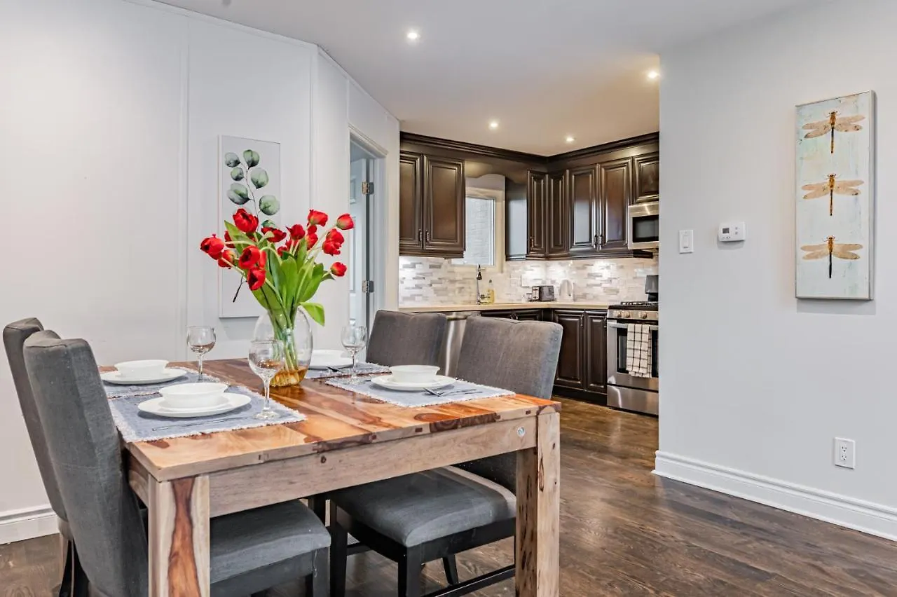 Apartment Beautiful Property In Downtown Core Close To Subway Station! Toronto