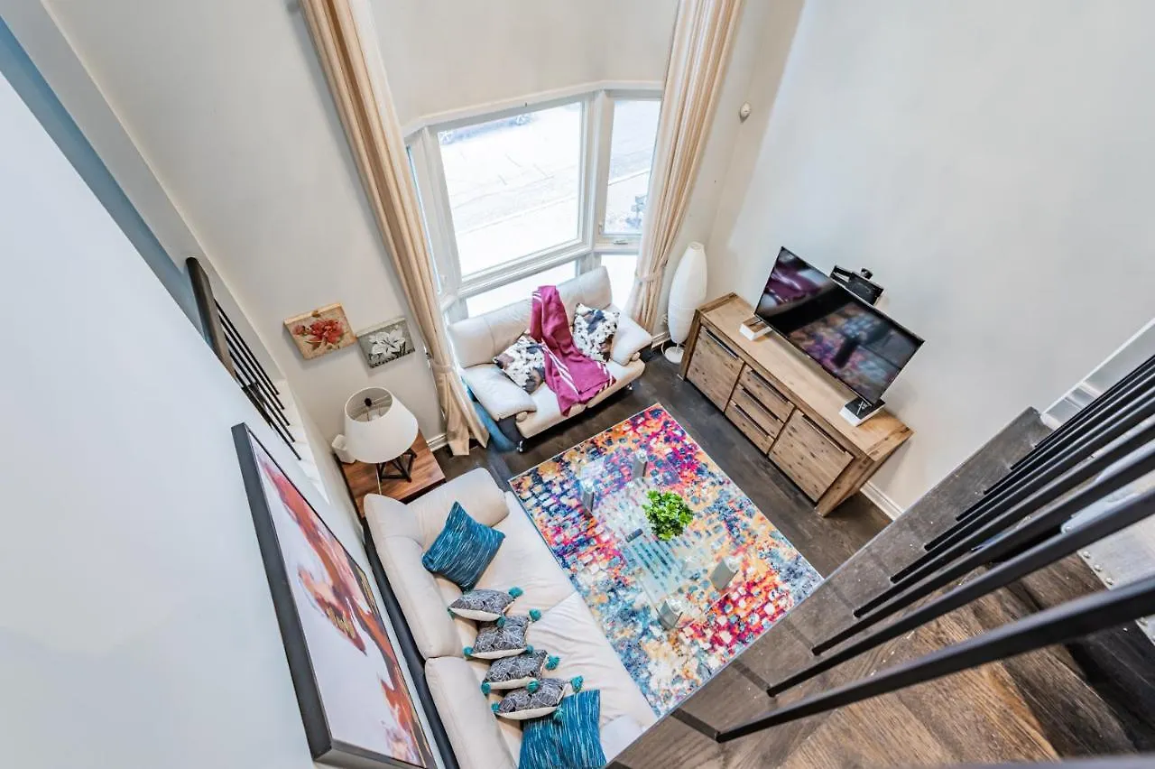 Beautiful Property In Downtown Core Close To Subway Station! Toronto 0*,  Canada