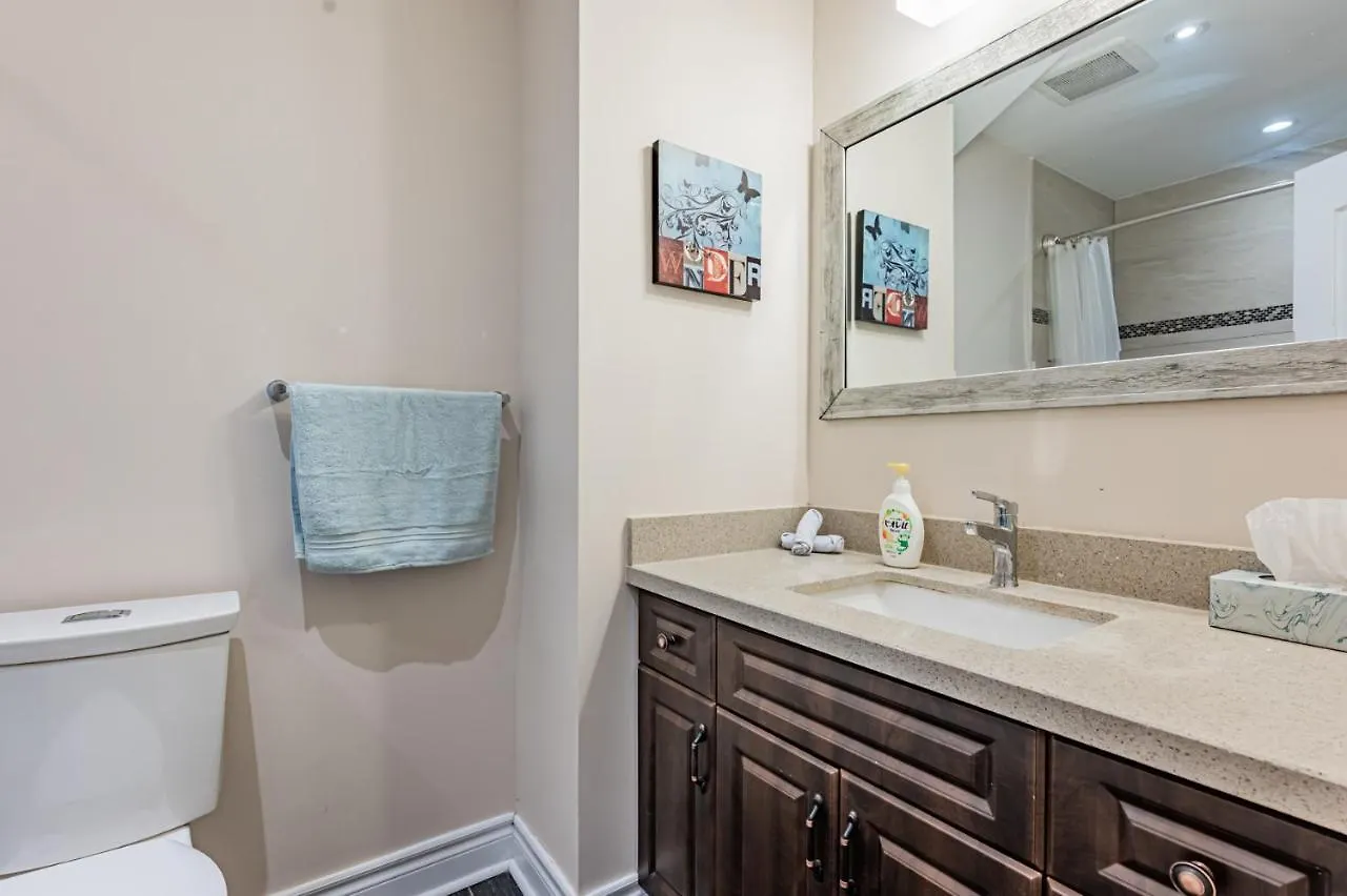 Apartment Beautiful Property In Downtown Core Close To Subway Station! Toronto