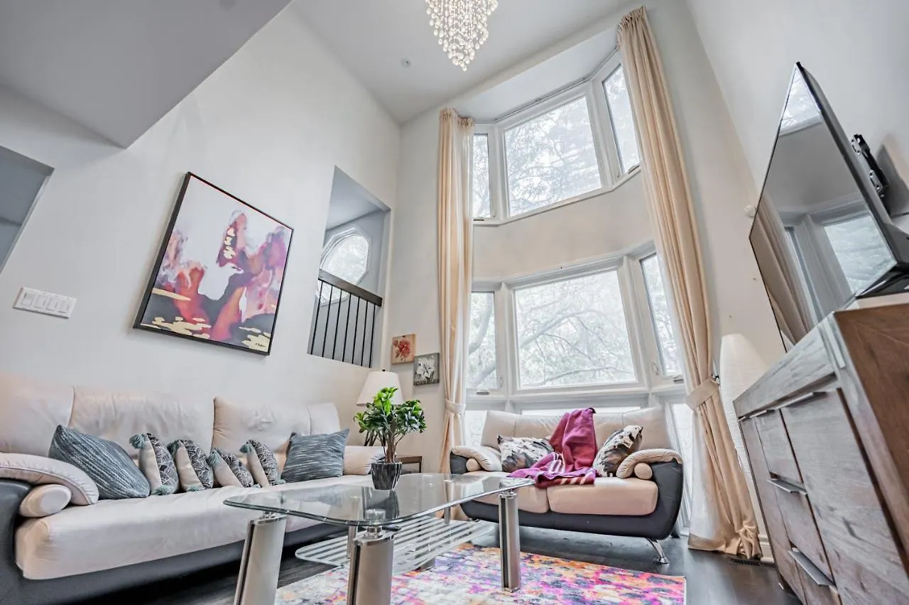 Apartment Beautiful Property In Downtown Core Close To Subway Station! Toronto