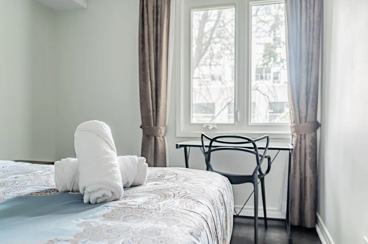 Beautiful Property In Downtown Core Close To Subway Station! Toronto