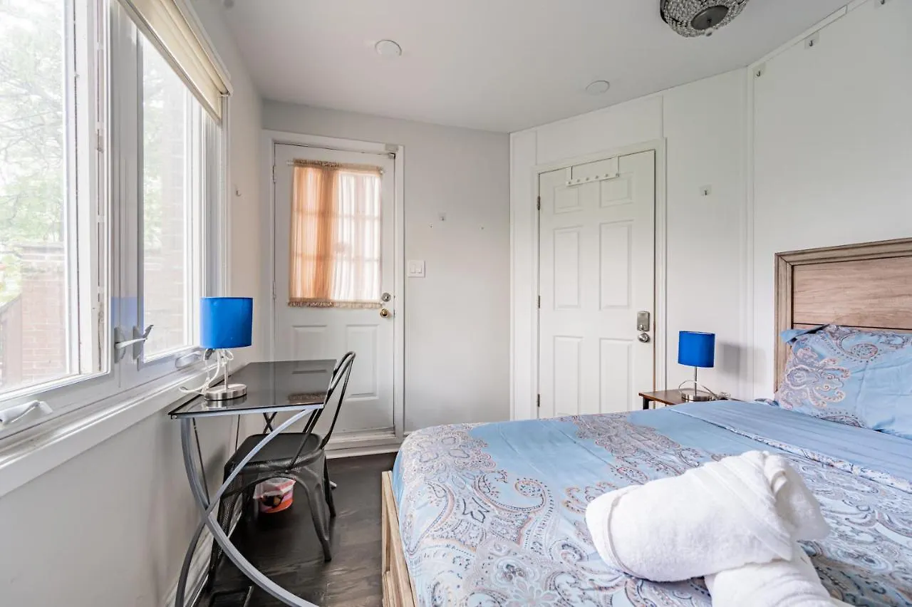 Beautiful Property In Downtown Core Close To Subway Station! Toronto